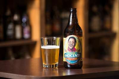 SALVADOR, BAHIA, BRASIL: 29.06.2015 - Sessão de fotos dos sócios do Rhoncus - pub e beer store, e de "compadre" Washington, para o lançamento da cerveja artesanal Inocente. Foto: João Alvarez